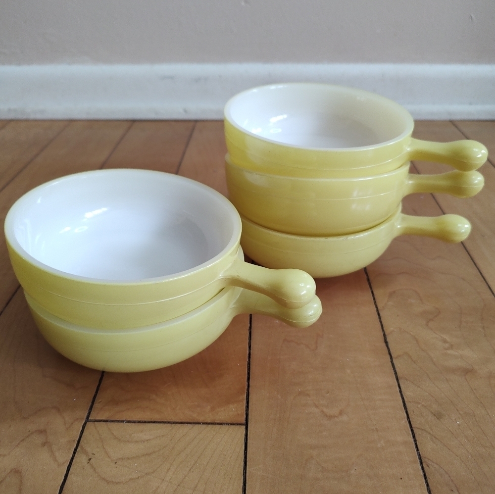 Glasbake Set of 5 Milk Glass Pale Yellow and White Handle Soup Bowls